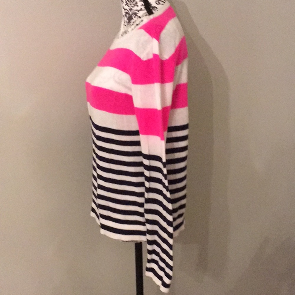 Sold: Lilly Pulitzer Light Sweater Size M - Picture 4 of 8